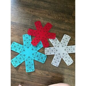 The Pioneer Woman Pot Pan‎ Protector's Set of 3 Red Teal White Flower Cutout
